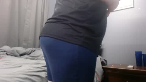 Snapshot of montana6897 chatting on 04.08.26 Kingalby817 online show from 04.08.26