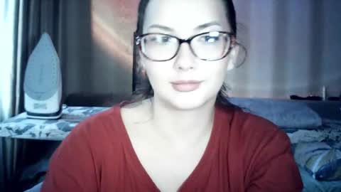 Snapshot of moodiemira chatting on 06.05.26 moodiemira online show from 06.05.26