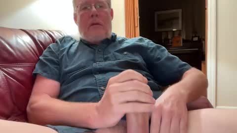 Snapshot of moon4music chatting on 02.15.26 moon4music online show from 02.15.26