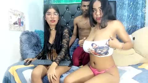 Snapshot of moon_cutex18 chatting on 10.13.25 moon_cutex18 online show from 10.13.25