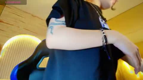 Snapshot of moon_red_r chatting on 06.13.26 Moon online show from 06.13.26