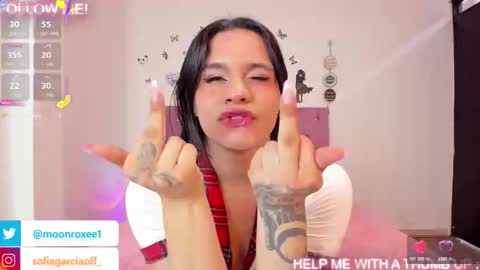 moon_roxee online show from 10.28.25