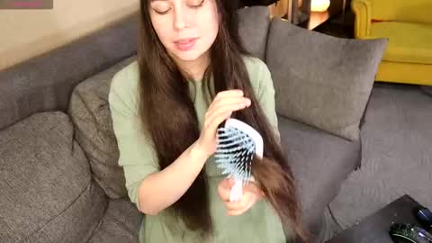 Kate Moon online show from 11.21.25