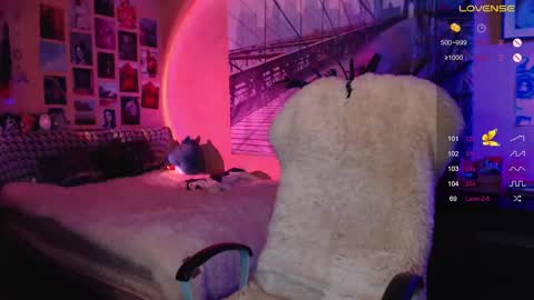 Snapshot of moon_sugar_ chatting on 12.16.24 Keira online show from 12.16.24