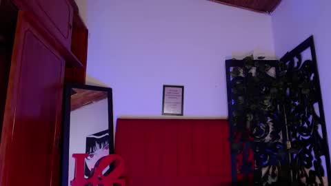 Snapshot of moon_sunflowers chatting on 10.10.25 moon_sunflowers online show from 10.10.25