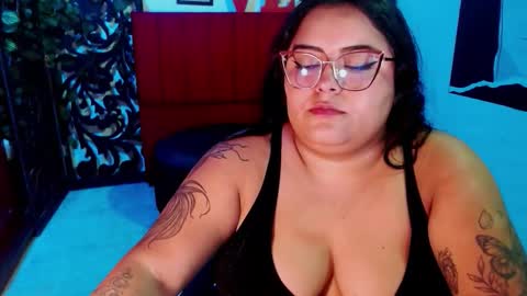 Snapshot of moon_sunflowers chatting on 11.19.25 moon_sunflowers online show from 11.19.25