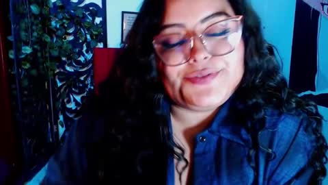 Snapshot of moon_sunflowers chatting on 11.22.25 moon_sunflowers online show from 11.22.25