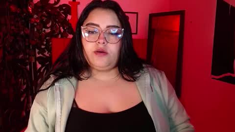 Snapshot of moon_sunflowers chatting on 12.15.25 moon_sunflowers online show from 12.15.25