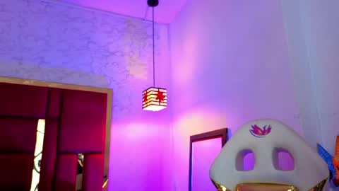 Snapshot of moon_winy chatting on 05.16.26 Winy online show from 05.16.26