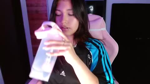 Snapshot of moonbella_bell chatting on 02.18.25 bell online show from 02.18.25