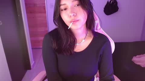 Snapshot of moonbella_bell chatting on 09.24.25 bell online show from 09.24.25
