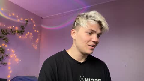 moonflamek online show from 12.21.25