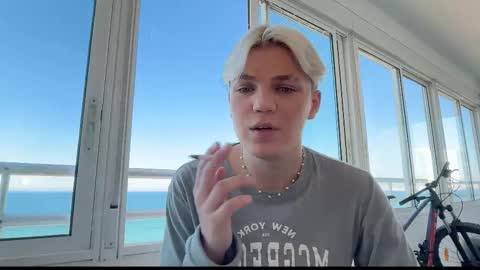 moonflamek online show from 02.24.26