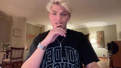 moonflamek online show from 03.15.26