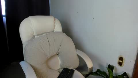 moonie_baddie31 online show from 10.20.25