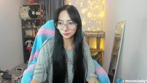 MOON  online show from 04.06.26