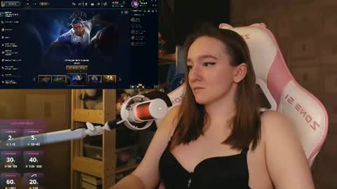 Snapshot of moonlish_siren chatting on 07.10.26 Katrin online show from 07.10.26