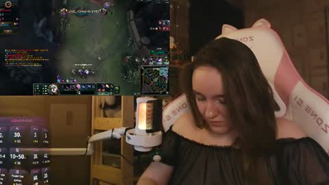 Snapshot of moonlish_siren chatting on 07.22.26 Katrin online show from 07.22.26