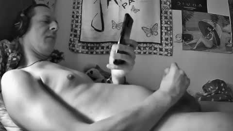 Snapshot of moonlucky007 chatting on 09.18.25 Moonlucky007 online show from 09.18.25