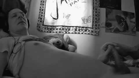 Snapshot of moonlucky007 chatting on 12.20.25 Moonlucky007 online show from 12.20.25