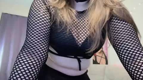 Snapshot of moonshinelady chatting on 10.20.25 Kate online show from 10.20.25