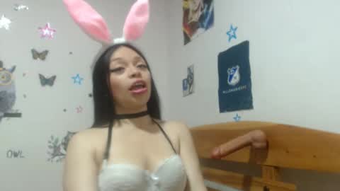 Snapshot of moontthbluee chatting on 10.30.25 luna online show from 10.30.25