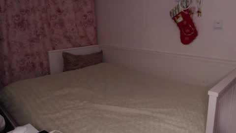 Snapshot of moore_alice chatting on 01.07.26 moore_alice online show from 01.07.26