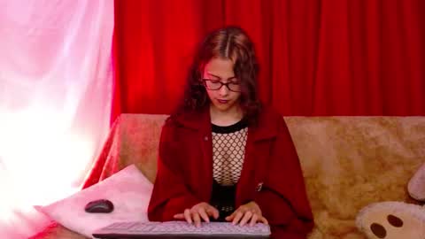 Mora Haze 3 online show from 10.31.25