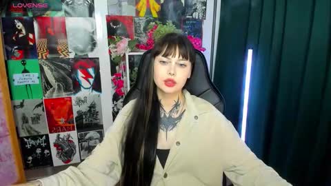 Snapshot of morana_batt chatting on 09.23.25 Morana online show from 09.23.25