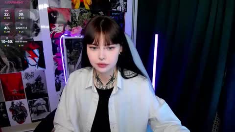 Snapshot of morana_batt chatting on 10.07.25 Morana online show from 10.07.25