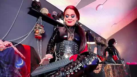 Snapshot of morganacrowley_ chatting on 11.23.25 Morgana online show from 11.23.25