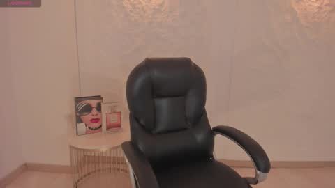 Morgan Hicks online show from 01.08.26