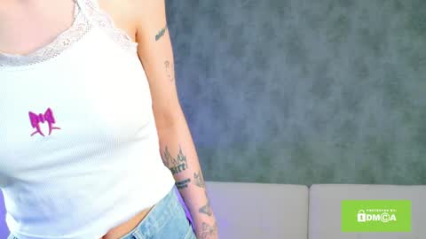 Snapshot of morninbunny_ chatting on 04.26.26 Emilia online show from 04.26.26
