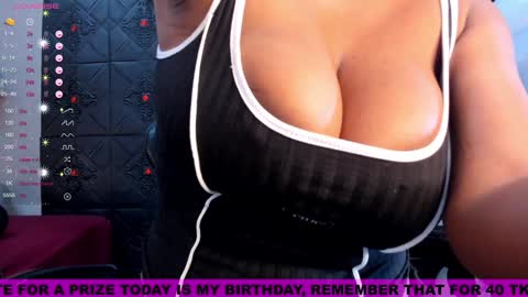 Snapshot of morochaa_fire chatting on 12.30.24 Morocha  online show from 12.30.24