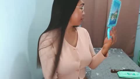 Snapshot of morriganhel_ chatting on 03.08.25 morriganhel_ online show from 03.08.25