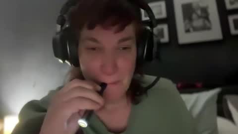 Mossy Mommy online show from 02.18.25