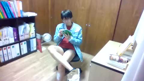 Snapshot of mostlerman chatting on 12.17.25 mostlerman online show from 12.17.25