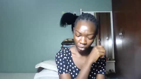 Snapshot of mouthymiss chatting on 03.01.25 Mouthymiss online show from 03.01.25