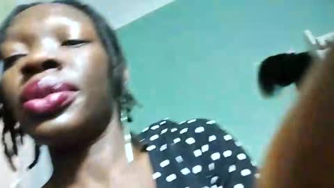 Snapshot of mouthymiss chatting on 03.06.25 Mouthymiss online show from 03.06.25