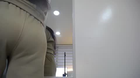 Snapshot of moxa_hot chatting on 01.22.25 moxa hot online show from 01.22.25