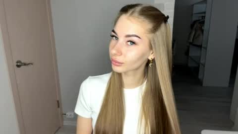 Stella online show from 04.21.26