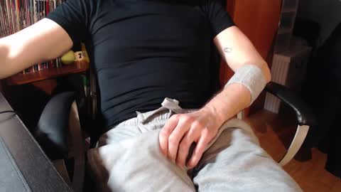 Snapshot of mpmimp chatting on 01.12.25 mpmimp online show from 01.12.25