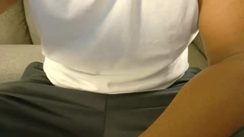 Snapshot of mr6ray chatting on 09.27.25 mr6ray online show from 09.27.25