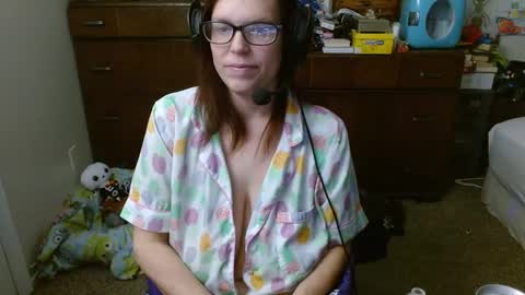 Snapshot of mr_and_mrs_dragon chatting on 02.13.25 Mr and Mrs Dragon online show from 02.13.25