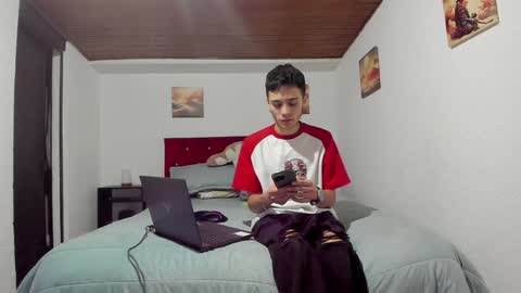 Snapshot of mr_andresr chatting on 01.13.25 Andy online show from 01.13.25