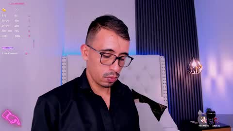 Snapshot of mr_aronnn chatting on 03.11.25 Aaron. online show from 03.11.25