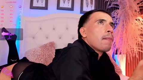 Snapshot of mr_aronnn chatting on 10.27.25 Aaron. online show from 10.27.25