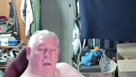 mr_canoe_licker_69 online show from 02.25.25