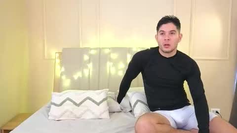 Snapshot of mr_danni_ chatting on 12.02.25 Danny Aleja online show from 12.02.25