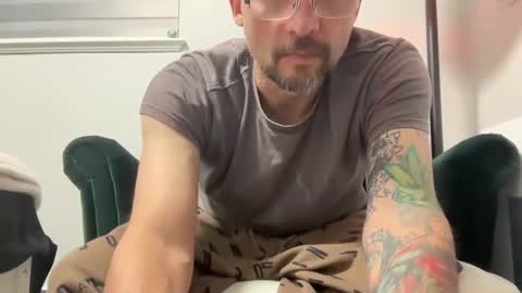 Snapshot of mr_halfling chatting on 05.31.26 mr_halfling online show from 05.31.26